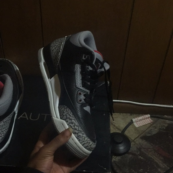 Retro 3s - Picture 4 of 4